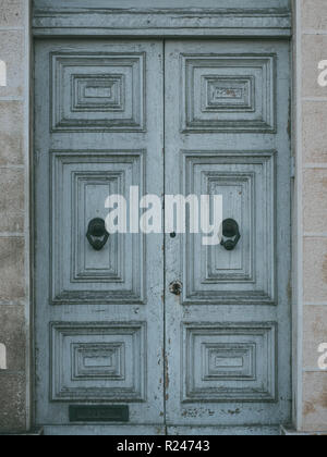 Vieille porte grise maltais, Malte Banque D'Images