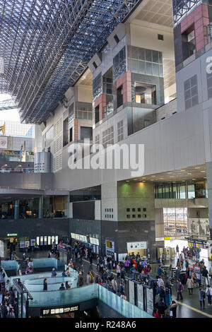 Intérieur de la gare de Kyoto, Kyoto, Japon, Asie Banque D'Images