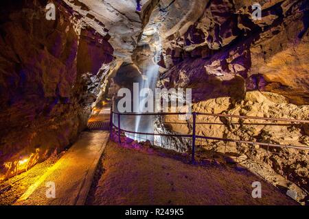 L'Aillwee Cave, le Burren, comté de Clare, Munster, République d'Irlande, Europe Banque D'Images