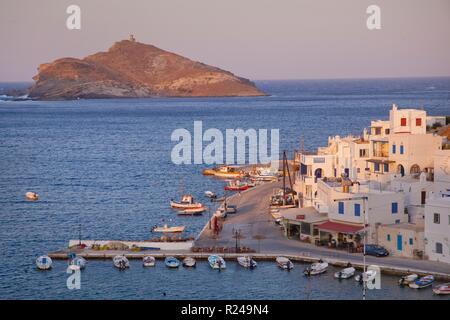 Le village de Panormos, île de Tinos, Cyclades, îles grecques, Grèce, Europe Banque D'Images