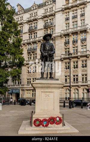 Les Gurkha Memorial (monument à la Brigade de Gurkhas), Westminster, Londres, Angleterre, Royaume-Uni, Europe Banque D'Images