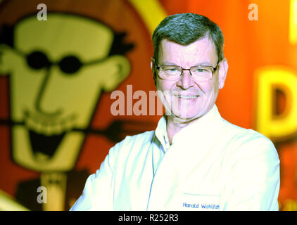 Stuttgart, Allemagne. 15 Nov, 2018. Top chef Harald Wohlfahrt est debout devant le lieu à l'ouverture de la nouvelle saison de l'Palazzo Show. Gastro Crédit : Bernd Weißbrod/dpa/Alamy Live News Banque D'Images