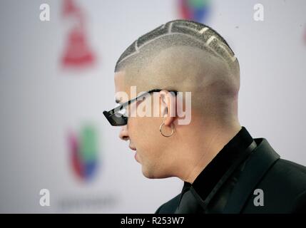 Las Vegas, NV, USA. 15 Nov, 2018. Bad Bunny aux arrivées pour 19e Latin Grammy Awards - Arrivals 3, MGM Grand Garden Arena, Las Vegas, NV le 15 novembre 2018. Credit : JA/Everett Collection/Alamy Live News Banque D'Images