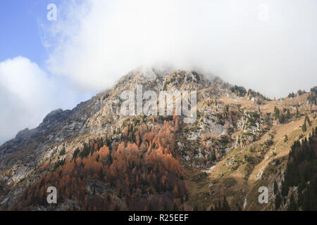 Mont Lemez en automne, paysage des Alpes juliennes, sentier Alpe Adria, Slovénie, Europe centrale Banque D'Images