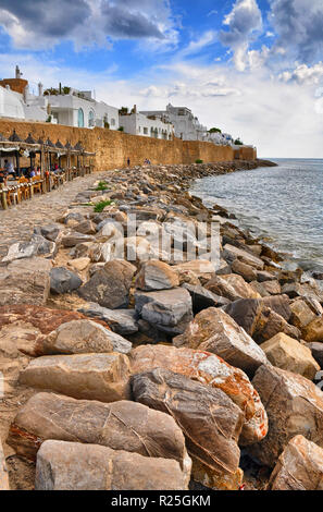 Pierres sur la plage de l'ancienne Médina, Hammamet, Tunisie, Méditerranée, Afrique, HDR Banque D'Images