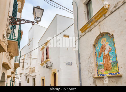 Saint Joseph et Jésus peinture à chambre dans centre historique de Gallipoli, Pouilles, Italie Banque D'Images