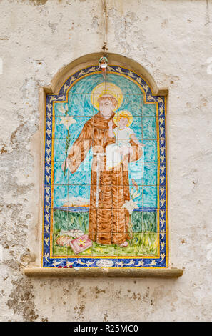 Saint Joseph et Jésus peinture à chambre dans centre historique de Gallipoli, Pouilles, Italie Banque D'Images