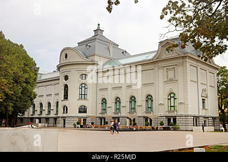 RIGA, Lettonie - 31 août 2018 : Musée national de l'art. Il abrite plus de 52 000 travaux publics Banque D'Images