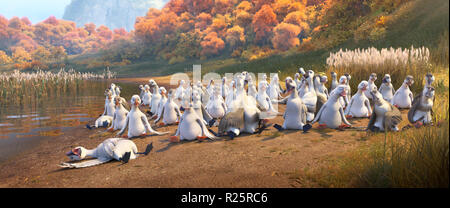 Duck Duck Goose est une animation par ordinateur 2018 comédie film réalisé par Chris Jenkins et avec les voix de Jim Gaffigan, Zendaya et Carl Reiner. Cette photo est pour un usage éditorial uniquement et est l'auteur de la société film et/ou le photographe attribué par le film ou la société de production et ne peut être reproduite que par des publications dans le cadre de la promotion du film ci-dessus. Un crédit obligatoire pour l'entreprise de film est nécessaire. Le photographe devrait également être portés lorsqu'il est connu. Banque D'Images