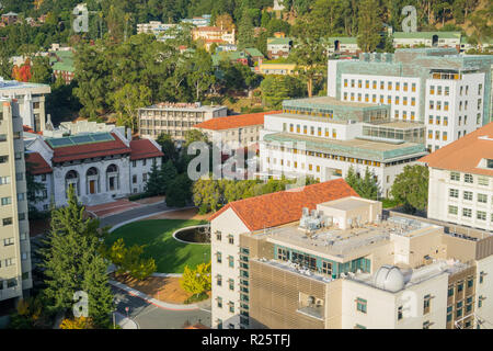 19 novembre 2017, Berkeley/CA/USA - vue aérienne Le ministère de l'astronomie, Stanley Hall et de l'exploitation minière dans le cercle de Hearst campus de Berkeley, San Francisco Banque D'Images