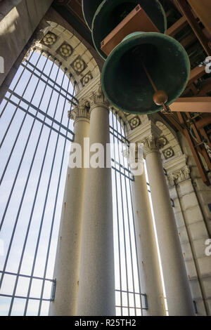 19 novembre 2017, Berkeley/CA/USA - Carillon et de hautes voûtes en haut du Campanile (Sather tower), San Francisco bay area Banque D'Images