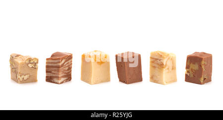 Six différentes saveurs de caramel sur fond blanc Banque D'Images