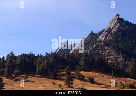 Une vue de Boulder Flatirons venant du nord. États-unis, Colorado Banque D'Images