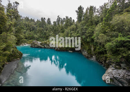 L'eau bleue et les roches de l'Hokitika Gorge Scenic Reserve, côte ouest de l'île du Sud, Nouvelle-Zélande Banque D'Images