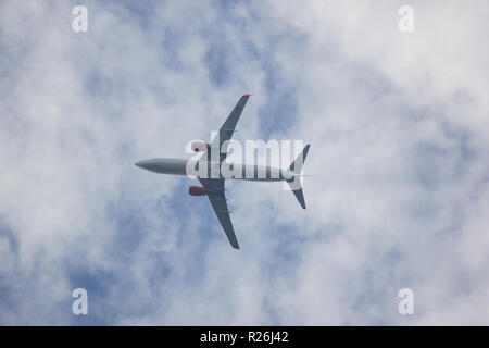 Chiang Mai, Thaïlande - 11 novembre 2018 : HS-LUH Boeing 737-800 de la compagnie aérienne Thai lionair. Décoller de l'aéroport de Chiang Mai à Bangkok. Banque D'Images
