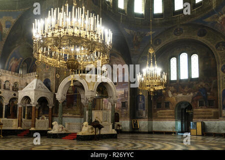 SOFIA, BULGARIE - 25 avril 2018 : l'intérieur de la cathédrale Alexandre Nevski à Sofia. Banque D'Images