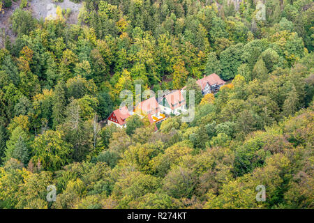 Groupe de maisons dans la Ilsetal à proximité de river Ilse, Ilsevalley, Ilsenburg, Harz, Allemagne Banque D'Images