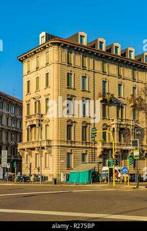 MILAN, ITALIE, JANVIER - 2018 - Hiver Journée urbaine élégante scène old style bâtiments appartement à Milan city Banque D'Images