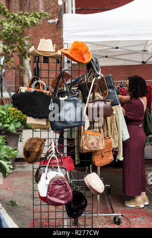 Brooklyn, New York, USA - 8 octobre 2018 : Le Brooklyn Flea, Dumbo Brooklyn. Banque D'Images