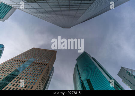 Minato Ward, Tokyo, Japon - 19 août 2018 : le niveau de la rue vue de Shiodome Tower, Dentsu, Administration centrale et de Shiodome City Center Banque D'Images