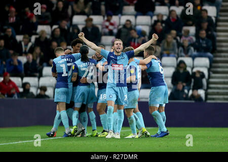 Wycombe Wanderers Jason McCarthy célèbre après leur premier but au cours de la Sky Bet League un match au stade de la lumière, Sunderland. Banque D'Images