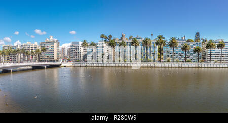 Vue panoramique de Vina del Mar skyline at Estero River avec Château Brunet - Vina del Mar, Chili Banque D'Images