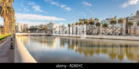 Vue panoramique de Vina del Mar skyline at Estero River avec Château Brunet - Vina del Mar, Chili Banque D'Images