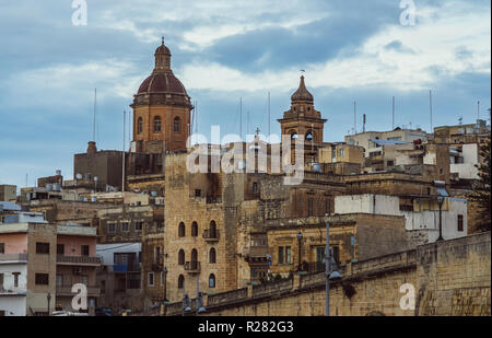 Vue de la vieille ville et l'église Saint-Laurent à Il-Birgu, Malte Banque D'Images