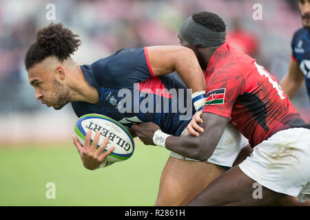 17 novembre 2018, la France (France), Marseille : Qualification pour la Coupe du Monde de Rugby 2019 au Japon entre Hong Kong et le Kenya le 17.11.2018 à Marseille. Max Danemark (Hong Kong, 11) tente d'ong Kong contre Tony Onyango Opondo (Kenya, 15). Photo : Jürgen Kessler/dpa Banque D'Images