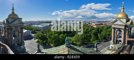 Vue panoramique de Saint-Pétersbourg, Russie, du beffroi de la cathédrale Saint Isaac. Banque D'Images