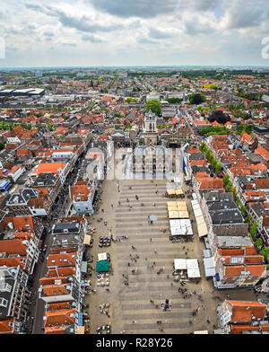 La ville de Delft, Holland comme vu de dessus le nouveau clocher de l'Église. Banque D'Images