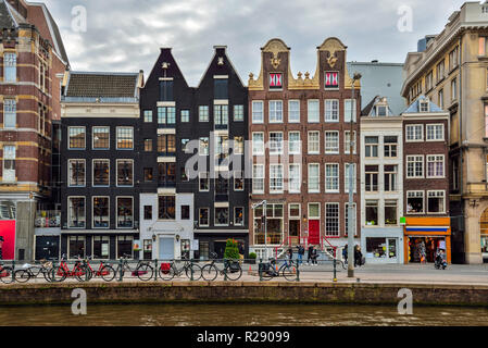 Avec la scène d'Amsterdam des vélos traditionnels. Banque D'Images