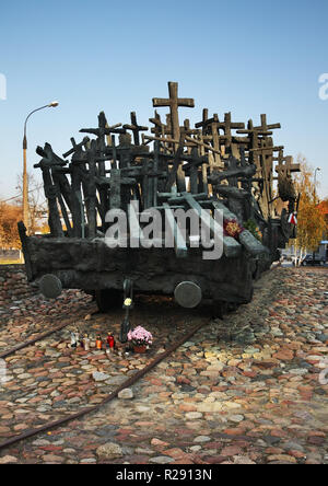 Sybiraczki mère square. Monument aux soldats tués et assassinés à l'Est de Varsovie. Pologne Banque D'Images