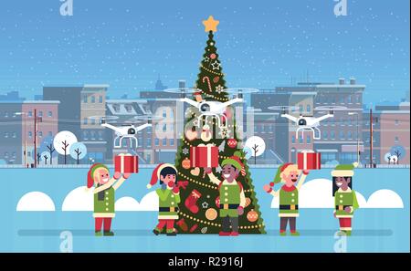 Elf holding gift box présente le service de livraison de drones vacances de Noël Nouvel an concept cityscape background plate horizontale Illustration de Vecteur