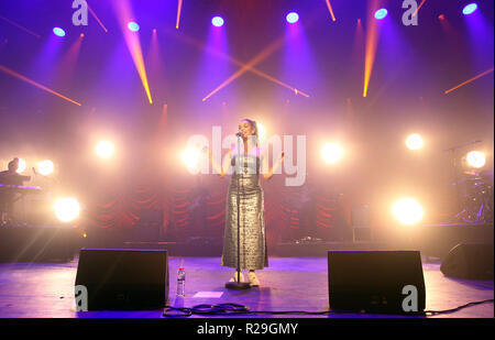 Auteur-compositeur-interprète britannique Jorja Smith sur la première des deux vendu dehors une nuit d'été à l'O2 Academy Brixton le mercredi 17 octobre 2018 (Photos par Ian Bines/WENN) comprend : Jorja Smith Où : London, Royaume-Uni Quand : 17 Oct 2018 Source : WENN.com Banque D'Images