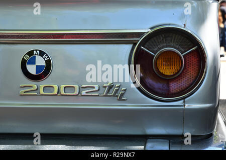 BMW 2002tii de badge et plaque constructeur Banque D'Images