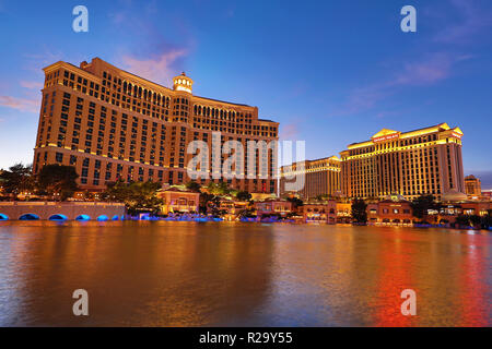 Bellagio et Caesars Palace Hotel and Casino, Las Vegas, Nevada, l'Amérique Banque D'Images