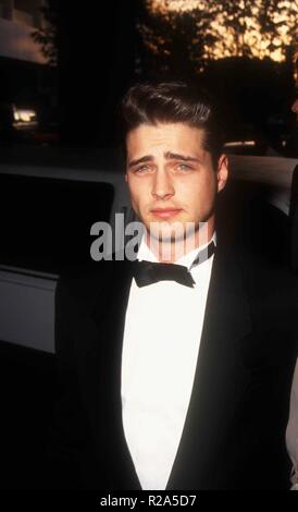 PASADENA, CA - le 30 août : l'acteur Jason Priestley assiste à la 44th Annual Primetime Emmy Awards le 30 août 1992 à Pasadena Civic Auditorium à Pasadena, en Californie. Photo de Barry King/Alamy Stock Photo Banque D'Images