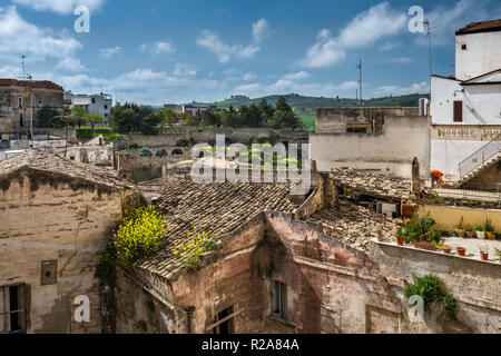 Maisons négligées au centre historique de Gravina in Puglia, Pouilles, Italie Banque D'Images