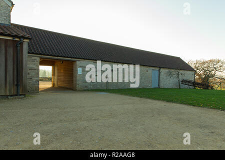 Centre de Folly Farm près de Bristol, vue d'un des blocs d'hébergement Banque D'Images