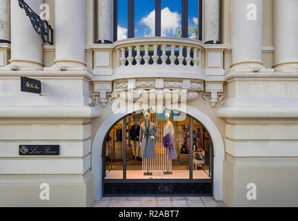 Magasin de vêtements italien Loro Piana spécialisée dans le haut de gamme, du luxe et des produits de la laine de cachemire, Monte Carlo, Monaco. Banque D'Images