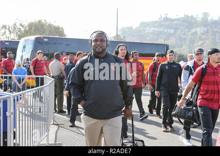 Novembre 17, 2018 Pasadena, CA..USC Trojans Tee entraîneur adjoint Martin avant l'UCLA Bruins vs USC Trojans au Rose Bowl de Pasadena, CA. le 17 novembre 2018 (Photo par Jevone Moore) Banque D'Images