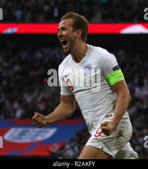 Londres, Royaume-Uni. 18 Nov 2018.Londres, Royaume-Uni. 18 Nov 2018.Londres, Royaume-Uni. 18 Nov 2018. Harry Kane (E) et Jesse Lingard (E) célèbrent le deuxième but, marqué par l'Angleterre 2-1 Kane à l'Angleterre v l'UEFA de la Ligue des Nations Unies de la Croatie au stade de Wembley, Londres, le 18 novembre 2018. **Cette photo est pour un usage éditorial uniquement** Crédit : Paul Marriott/Alamy Live News Crédit : Paul Marriott/Alamy Live News Crédit : Paul Marriott/Alamy Live News Banque D'Images