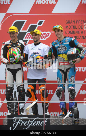 Valence, Espagne. 18 novembre 2018. Iker Lecuona (27) de l'Espagne et de la Suisse les investisseurs novateurs KTM, Miguel Oliveira (44) du Portugal et Red Bull KTM Ajo KTM, Alex Marquez (73) de l'Espagne et de l'Eg 0,0 Marc VDS KALEX VALUATIONS pendant la course de la Motul Gran Premio de la Comunitat Valenciana de championnat du monde de MotoGP au circuit Ricardo Tormo à Valence, Espagne, le 18 novembre 2018 Crédit : CORDON PRESS/Alamy Live News Banque D'Images