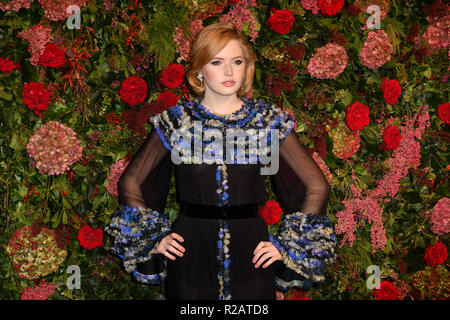 Ellie Bamber assiste à l'Evening Standard Theatre Awards au Théâtre Royal, le 18 novembre 2018, Londres, Royaume-Uni. Banque D'Images