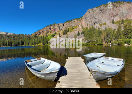 Barques sur Twin Lakes, Mammoth Lakes, California, United States of America Banque D'Images