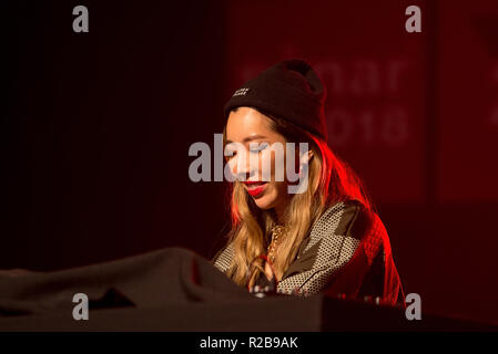 Barcelone - 16 juin : Tokimonsta (dj) produisent en concert au festival Sonar le 16 juin 2018 à Barcelone, Espagne. Banque D'Images