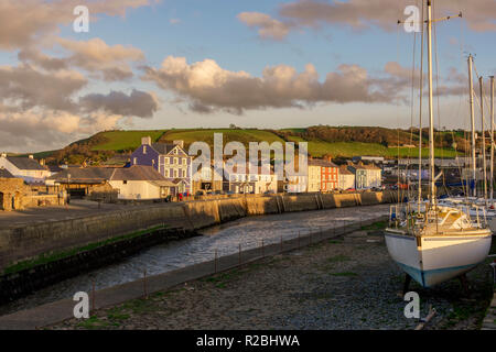 Aberaeron est une petite ville côtière géorgiennes dans Ceredigion, Ouest du pays de Galles. Banque D'Images
