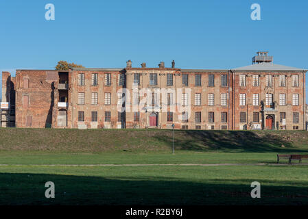 Vue sur le château de Zerbst dans la ville de Zerbst en Saxe-Anhalt. C'était la résidence château des princes d'Anhalt-Zerbst et a été lourdement endommagé Banque D'Images