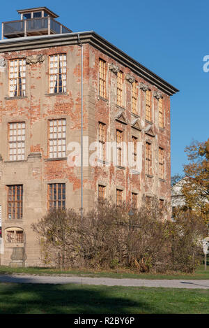 Vue sur le château de Zerbst dans la ville de Zerbst en Saxe-Anhalt. C'était la résidence château des princes d'Anhalt-Zerbst et a été lourdement endommagé Banque D'Images